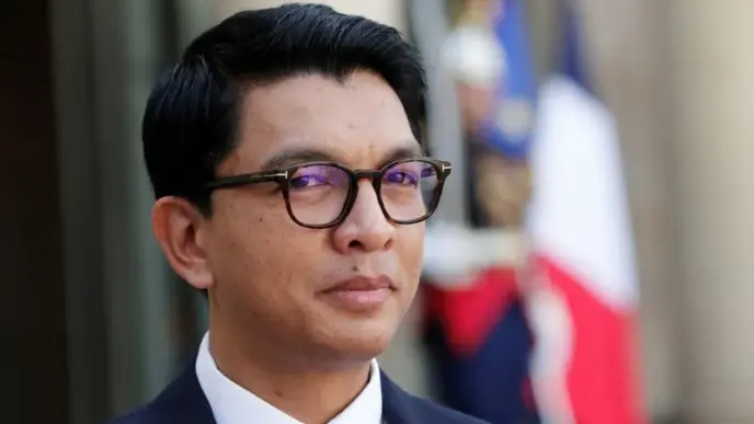 Madagascar Leader Vows to Fix Problems or Resign