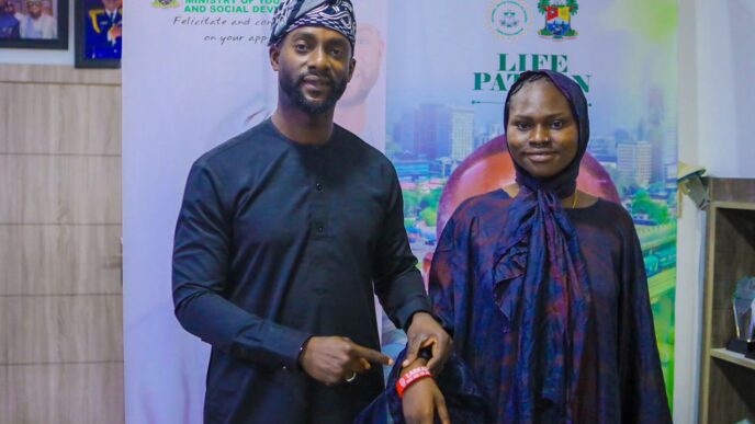 Mandy Kiss (News Central TV)