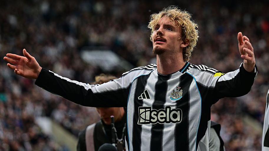 Howe (News Central TV)