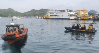 Spanish Family Missing After Boat Sinks