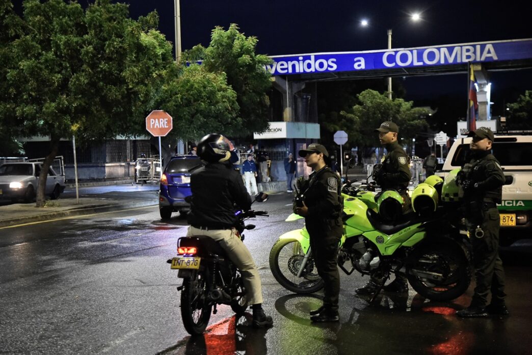 US Strike: Colombia Deploys Troops to Venezuela Border