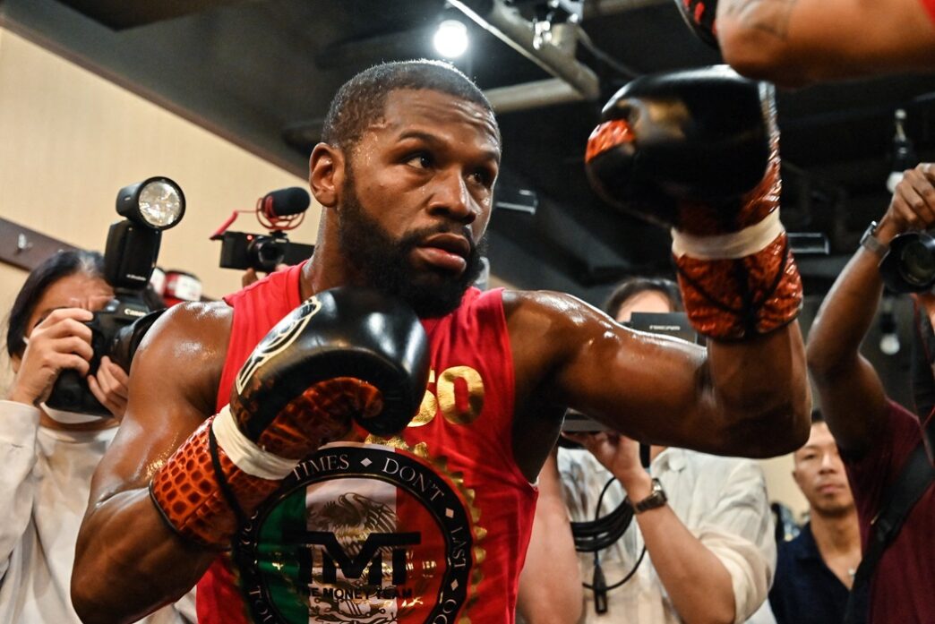 Floyd Mayweather Comes Out of Retirement