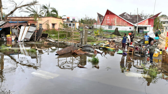 Cyclone Gezani (News Central TV)