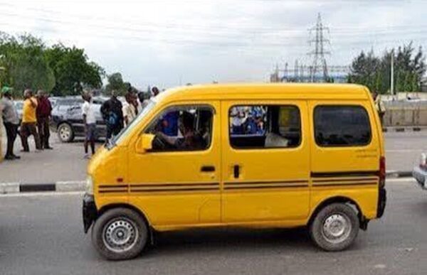 Police Dislodge Lekki Minibus Drivers