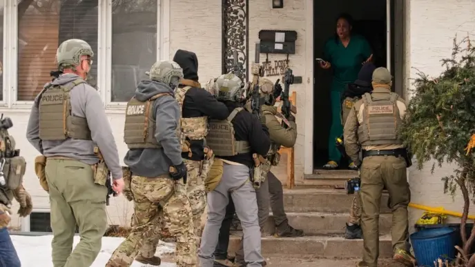 US Immigration Cadets Told to Enter Homes Illegally - Whistleblower