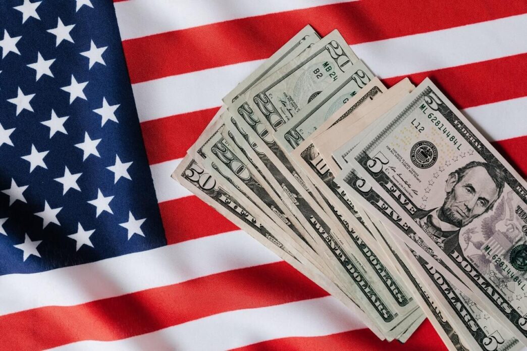 US Lowers Fee to Give Up Citizenship