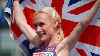 Pregnant British Olympian Finishes Boston Marathon (NewsCentral TV)