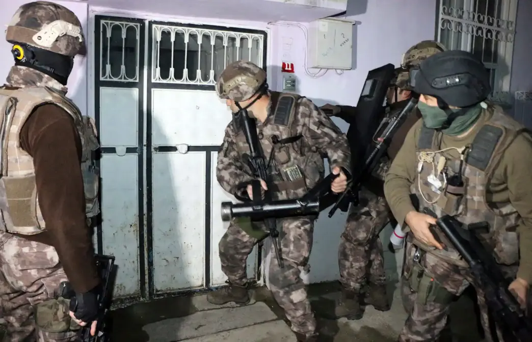Turkey Arrests 90 Over Suspected ISIS Links