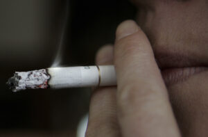 Gaza Smokers Use Jute as Tobacco Alternative (News Central TV)