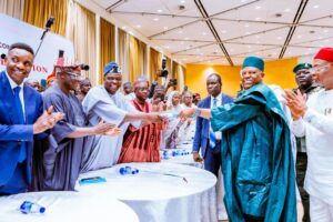 Shettima Submits Tinubu’s Forms for APC Ticket