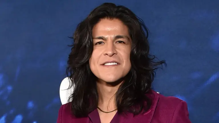 Mexican Actor Fernández Switches To Football