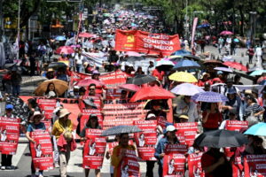Mexican Teachers Threaten World Cup Protests (News Central TV)