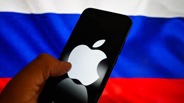 Apple Removes Russia’s Max Messenger from App Store