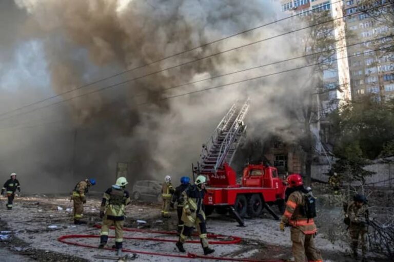 Russian Strikes Kill Four, Injure Over 30 in Ukraine